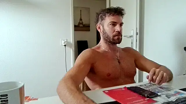 Snapshot of alpha-hunk chatting on June 10, 8:46 am alpha-hunk online show from June 10, 8:46 am