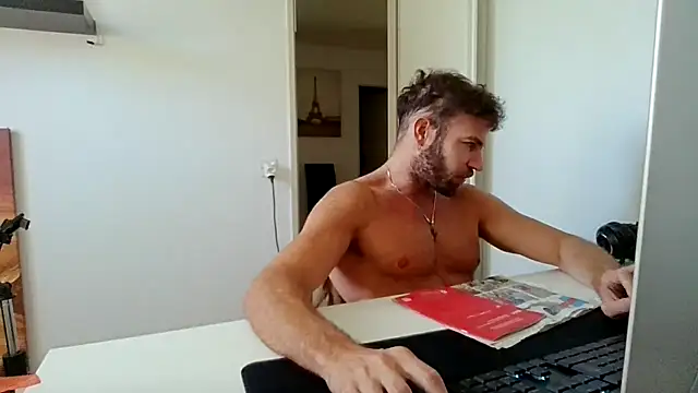 Snapshot of alpha-hunk chatting on June 13, 8:45 am alpha-hunk online show from June 13, 8:45 am