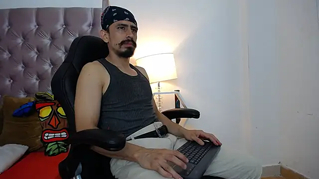 Sr Magnus  online show from October 3, 5:15 am