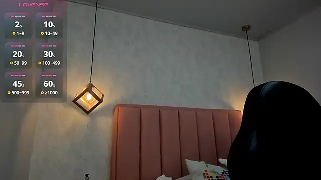 Snapshot of MAYROBERTSS chatting on January 27, 12:26 pm MAYROBERTSS online show from January 27, 12:26 pm