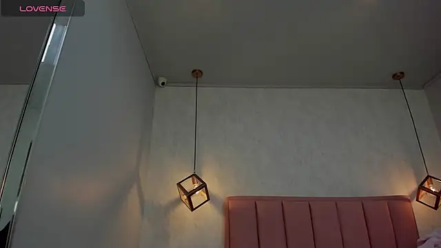 Snapshot of MAYROBERTSS chatting on February 18, 12:06 pm MAYROBERTSS online show from February 18, 12:06 pm