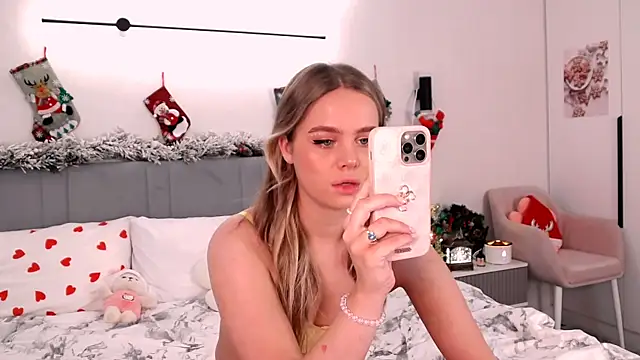 Snapshot of SIlviaBeyt chatting on December 23, 3:55 pm SIlviaBeyt online show from December 23, 3:55 pm