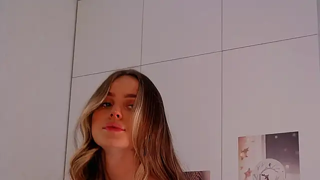 Snapshot of SIlviaBeyt chatting on January 2, 1:06 am SIlviaBeyt online show from January 2, 1:06 am