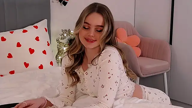 Snapshot of SIlviaBeyt chatting on January 6, 10:47 pm SIlviaBeyt online show from January 6, 10:47 pm
