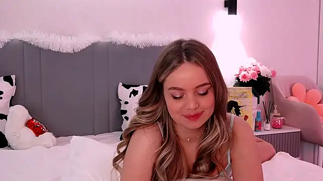Snapshot of SIlviaBeyt chatting on March 6, 4:17 pm SIlviaBeyt online show from March 6, 4:17 pm