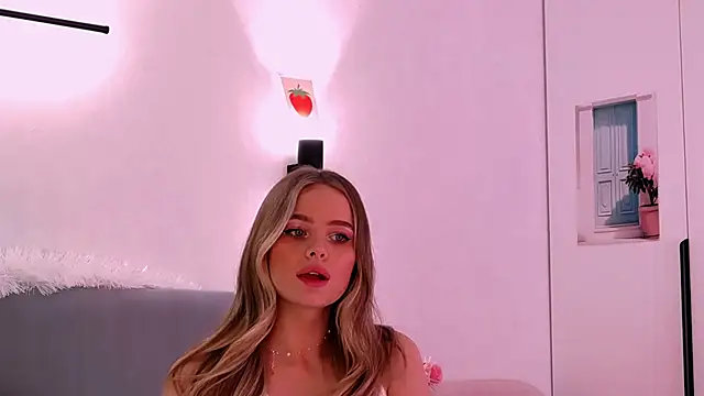 Snapshot of SIlviaBeyt chatting on March 7, 11:16 pm SIlviaBeyt online show from March 7, 11:16 pm