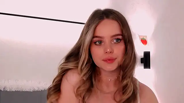 Snapshot of SIlviaBeyt chatting on March 13, 11:38 pm SIlviaBeyt online show from March 13, 11:38 pm