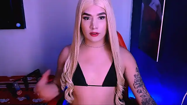 Snapshot of bubble_red chatting on March 29, 3:06 am bubble red online show from March 29, 3:06 am