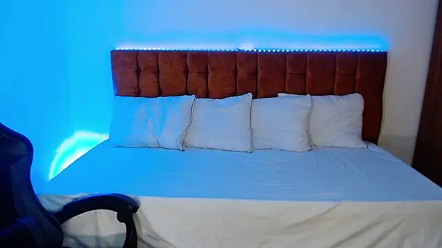 alexiaaross online show from September 25, 8:23 pm