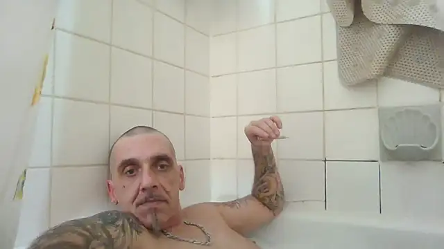 CandiedPompano online show from September 28, 3:56 am