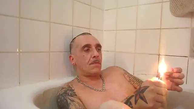 CandiedPompano online show from October 1, 4:18 am