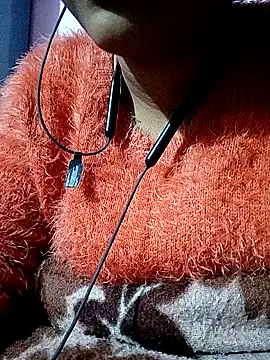 ruhi2003 online show from December 17, 5:15 pm