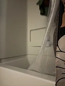 choclatepeaach online show from March 18, 1:25 pm