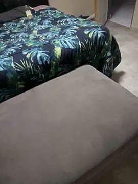 Snapshot of vickdiamondick chatting on December 21, 1:46 am vickdiamondick online show from December 21, 1:46 am