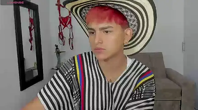 Snapshot of Lyam_ap chatting on December 17, 12:45 am Lyam ap online show from December 17, 12:45 am