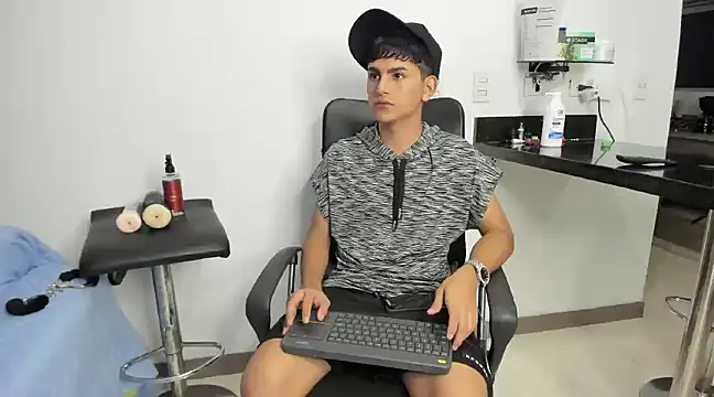 Snapshot of Lyam_ap chatting on January 15, 8:41 am Lyam ap online show from January 15, 8:41 am