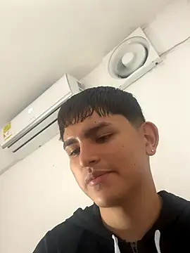 Snapshot of Lyam_ap chatting on November 14, 2:21 am Lyam ap online show from November 14, 2:21 am