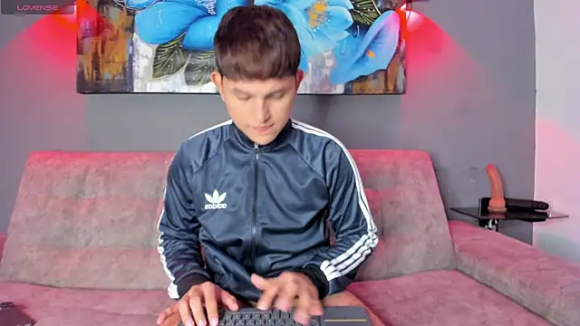 Snapshot of Lyam_ap chatting on November 18, 4:50 am Lyam ap online show from November 18, 4:50 am