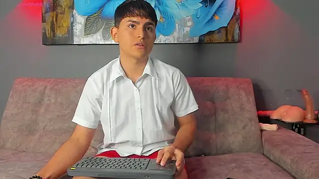 Snapshot of Lyam_ap chatting on December 4, 8:45 am Lyam ap online show from December 4, 8:45 am