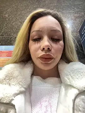 Snapshot of babydolll chatting on October 9, 11:08 am babydolll online show from October 9, 11:08 am