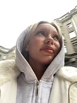 Snapshot of babydolll chatting on October 14, 11:11 am babydolll online show from October 14, 11:11 am