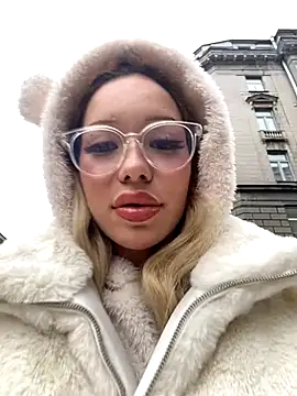 Snapshot of babydolll chatting on October 16, 11:55 am babydolll online show from October 16, 11:55 am