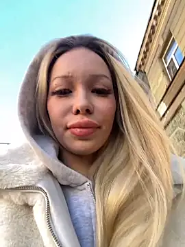 Snapshot of babydolll chatting on October 17, 11:57 am babydolll online show from October 17, 11:57 am