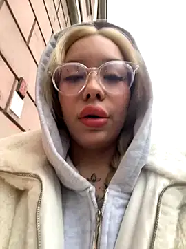 Snapshot of babydolll chatting on October 26, 12:22 pm babydolll online show from October 26, 12:22 pm