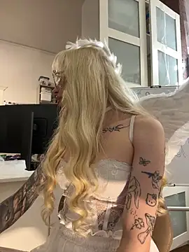 Snapshot of babydolll chatting on October 31, 4:19 pm babydolll online show from October 31, 4:19 pm