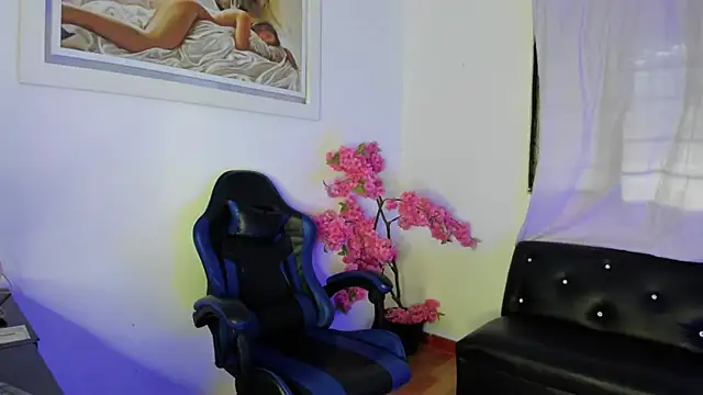 Caro kitty- online show from September 9, 11:43 am