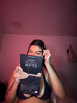 jennifer oliveira online show from December 2, 11:48 am