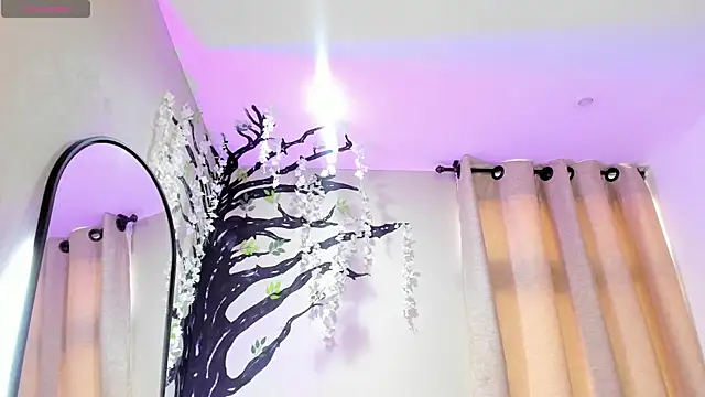 Snapshot of ebbafernandez_ chatting on November 17, 12:22 pm ebbafernandez online show from November 17, 12:22 pm