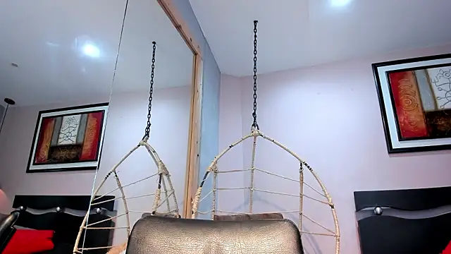 Snapshot of ebbafernandez_ chatting on March 23, 12:09 pm ebbafernandez online show from March 23, 12:09 pm