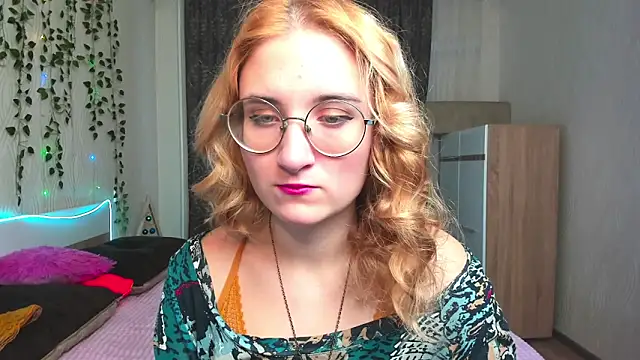 Miss Elsa  online show from December 20, 3:36 am