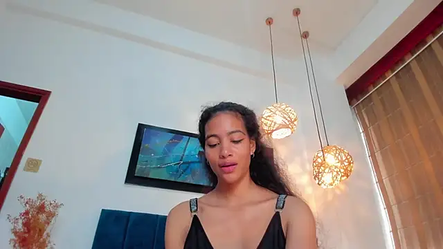 AntonellaHall  online show from February 4, 3:15 pm