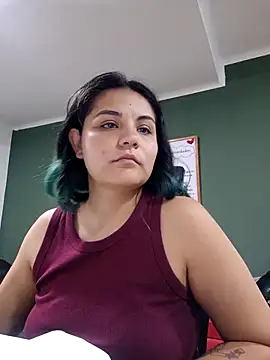 gigiqueen 18 online show from March 19, 2:43 pm