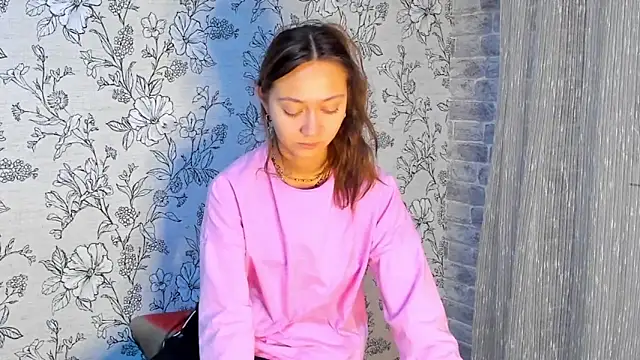 EllaSky xoxo online show from November 15, 6:15 pm