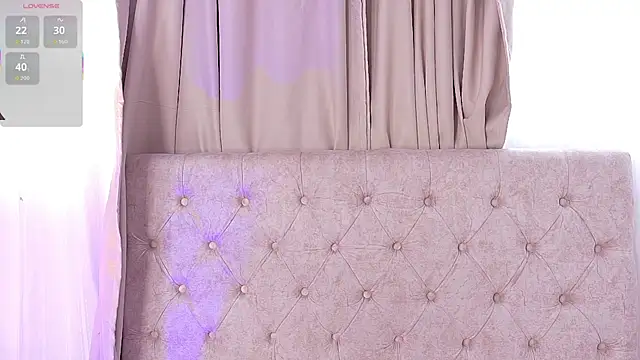 Snapshot of Alyssa_jones chatting on November 5, 1:55 pm Alyssa jones online show from November 5, 1:55 pm