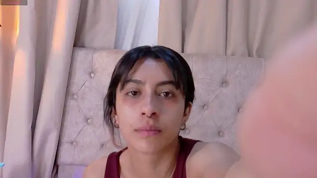 Snapshot of Alyssa_jones chatting on November 14, 2:05 pm Alyssa jones online show from November 14, 2:05 pm