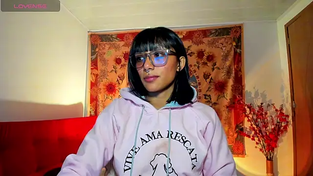 Snapshot of Demeter__ chatting on October 15, 3:06 am Demeter online show from October 15, 3:06 am