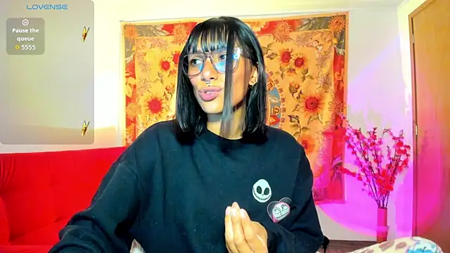 Snapshot of Demeter__ chatting on October 24, 1:35 am Demeter online show from October 24, 1:35 am