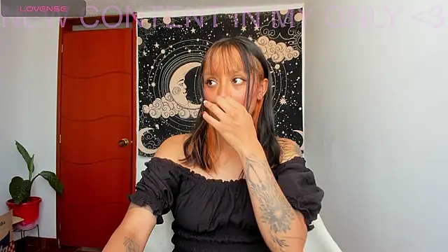 Snapshot of Demeter__ chatting on July 6, 7:27 pm Demeter online show from July 6, 7:27 pm