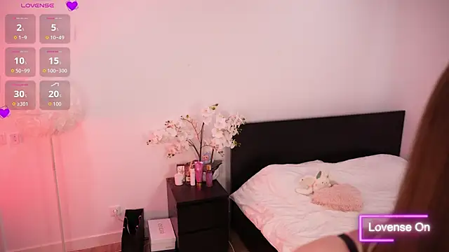 Lilly Colins online show from September 24, 4:43 pm