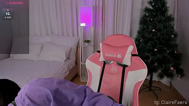 Snapshot of ClaireFaers_ chatting on December 5, 2:09 am ClaireFaers online show from December 5, 2:09 am