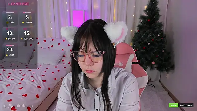 Snapshot of ClaireFaers_ chatting on December 12, 9:40 am ClaireFaers online show from December 12, 9:40 am