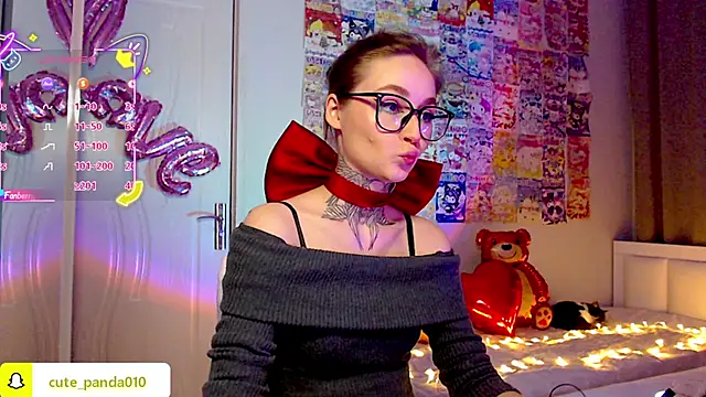 Snapshot of Milky_way_UwU chatting on February 14, 4:31 am Milky way UwU online show from February 14, 4:31 am