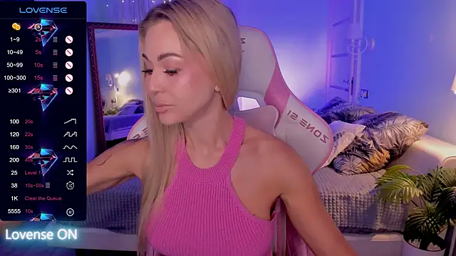 AdeleRoberts online show from July 29, 1:59 am