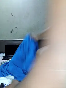 Snapshot of slimcate91 chatting on November 21, 1:26 am slimcate91 online show from November 21, 1:26 am