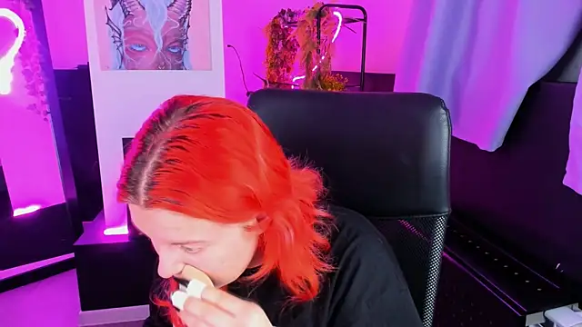 NielletaBlossom online show from December 23, 5:17 am