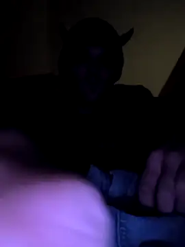 Snapshot of potholder420 chatting on October 11, 4:44 am potholder420 online show from October 11, 4:44 am